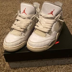 Size 5 Air Jordan 4 GS ‘White Oreo’